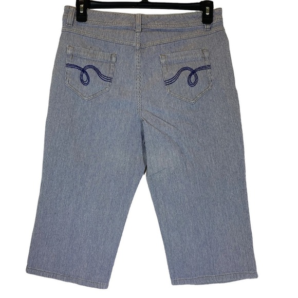 Smith's Dungarees woman's size 10 Capris blue white railroad pin stripe denim - Picture 1 of 6